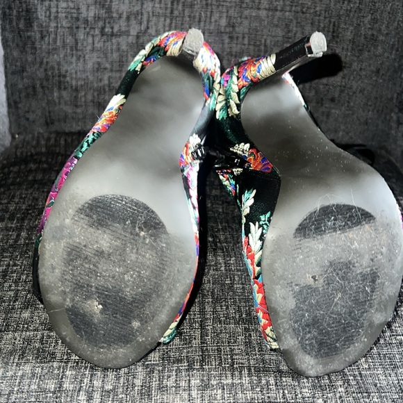 Stiletto Boot!! These are RARE! Worn once! EXCELLENT CONDITION! - Picture 4 of 7